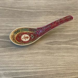 Vtg Mun Shou Chinese Red/Pink Rice Spoon; Longevity Mun Rose. Great condition.